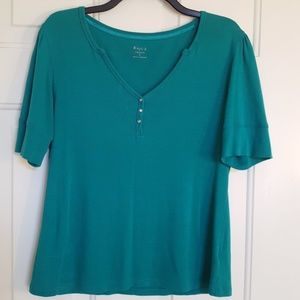 APT 9 short sleeve top, Super Soft Pima Cotton Blend with 3 snap closure